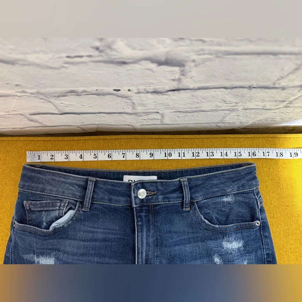 DL1961 Florence Instasculpt Cropped Distressed Mid Rise Jeans, Size 30 - Picture 13 of 13
